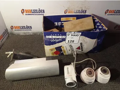 LOTE 128 - 01 LOTE COM VÁRIAS CÂMERAS DE SEGURANÇA MARCAS E MODELOS DIVERSOS. (NO ESTADO) ATENÇÃO! FAZER A VISITAÇÃO ANTES DE ARREMATAR, NÃO SABEMOS SE FUNCIONA. LEILÃO NÃO TEM GARANTIA E NEM DEVOLUÇÃO, SUJEITO A POSSÍVEIS AVARIAS VISÍVEIS/OCULTAS E/OU AUSÊNCIA DE COMPONENTES.