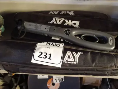LOTE 231 - 10 DETECTORES DE METAL. (NO ESTADO) ATENÇÃO! FAZER A VISITAÇÃO ANTES DE ARREMATAR, NÃO SABEMOS SE FUNCIONA. LEILÃO NÃO TEM GARANTIA E NEM DEVOLUÇÃO, SUJEITO A POSSÍVEIS AVARIAS VISÍVEIS/OCULTAS E/OU AUSÊNCIA DE COMPONENTES.