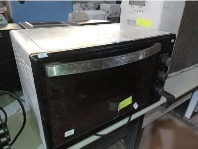 LOTE 213 - 01 FORNO ELÉTRICO COM AVARIAS. (NO ESTADO) ATENÇÃO! FAZER A VISITAÇÃO ANTES DE ARREMATAR, NÃO SABEMOS SE FUNCIONA. LEILÃO NÃO TEM GARANTIA E NEM DEVOLUÇÃO, SUJEITO A POSSÍVEIS AVARIAS VISÍVEIS/OCULTAS E/OU AUSÊNCIA DE COMPONENTES.