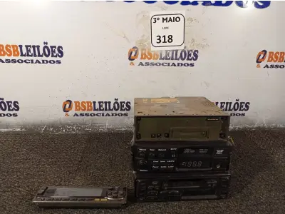 LOTE 318 - 03 APARELHOS DE SOM AUTOMOTIVO PARA RETIRADA DE PEÇAS. (NO ESTADO) ATENÇÃO! FAZER A VISITAÇÃO ANTES DE ARREMATAR, NÃO SABEMOS SE FUNCIONA. LEILÃO NÃO TEM GARANTIA E NEM DEVOLUÇÃO, SUJEITO A POSSÍVEIS AVARIAS VISÍVEIS/OCULTAS E/OU AUSÊNCIA DE COMPONENTES.
