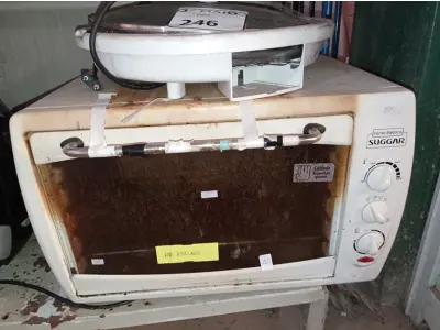 LOTE 246 - 01 FORNO SUGAR E 01 FRITADEIRA ELÉTRICA. (NO ESTADO) ATENÇÃO! FAZER A VISITAÇÃO ANTES DE ARREMATAR, NÃO SABEMOS SE FUNCIONA. LEILÃO NÃO TEM GARANTIA E NEM DEVOLUÇÃO, SUJEITO A POSSÍVEIS AVARIAS VISÍVEIS/OCULTAS E/OU AUSÊNCIA DE COMPONENTES.