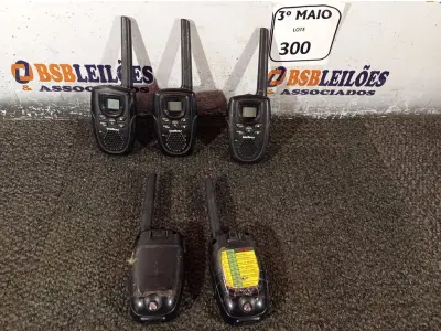 LOTE 300 - 05 RÁDIOS COMUNICADORES MARCA INTELBRAS. (NO ESTADO) ATENÇÃO! FAZER A VISITAÇÃO ANTES DE ARREMATAR, NÃO SABEMOS SE FUNCIONA. LEILÃO NÃO TEM GARANTIA E NEM DEVOLUÇÃO, SUJEITO A POSSÍVEIS AVARIAS VISÍVEIS/OCULTAS E/OU AUSÊNCIA DE COMPONENTES.