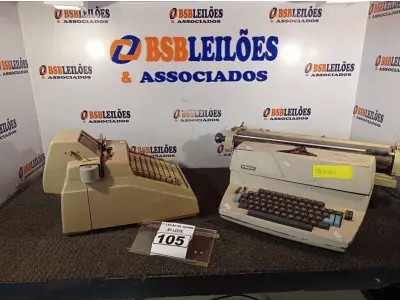 LOTE 105 - 01 MÁQUINA DE ESCREVER BURROUGHS E 01 MÁQUINA DE ESCREVER FACIT.  (NO ESTADO) ATENÇÃO! FAZER A VISITAÇÃO ANTES DE ARREMATAR, NÃO SABEMOS SE FUNCIONA. LEILÃO NÃO TEM GARANTIA E NEM DEVOLUÇÃO, SUJEITO A POSSÍVEIS AVARIAS VISÍVEIS/OCULTAS E/OU AUSÊNCIA DE COMPONENTES.