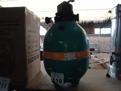 LOTE 110 - 01 FILTRO PARA PISCINA. (NO ESTADO) ATENÇÃO! FAZER A VISITAÇÃO ANTES DE ARREMATAR, NÃO SABEMOS SE FUNCIONA. LEILÃO NÃO TEM GARANTIA E NEM DEVOLUÇÃO, SUJEITO A POSSÍVEIS AVARIAS VISÍVEIS/OCULTAS E/OU AUSÊNCIA DE COMPONENTES.