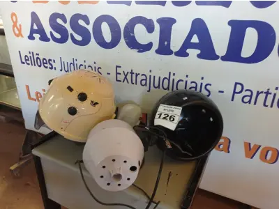 LOTE 126 - 02 SECADORES DE CABELO. (NO ESTADO) ATENÇÃO! FAZER A VISITAÇÃO ANTES DE ARREMATAR, NÃO SABEMOS SE FUNCIONA. LEILÃO NÃO TEM GARANTIA E NEM DEVOLUÇÃO, SUJEITO A POSSÍVEIS AVARIAS VISÍVEIS/OCULTAS E/OU AUSÊNCIA DE COMPONENTES.