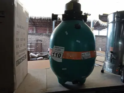 LOTE 110 - 01 FILTRO PARA PISCINA. (NO ESTADO) ATENÇÃO! FAZER A VISITAÇÃO ANTES DE ARREMATAR, NÃO SABEMOS SE FUNCIONA. LEILÃO NÃO TEM GARANTIA E NEM DEVOLUÇÃO, SUJEITO A POSSÍVEIS AVARIAS VISÍVEIS/OCULTAS E/OU AUSÊNCIA DE COMPONENTES.