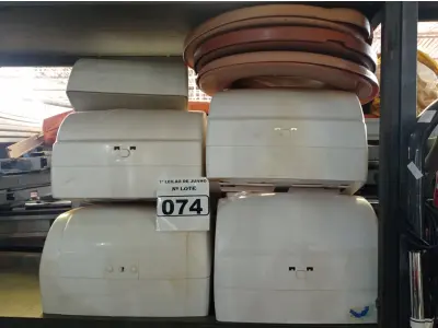 LOTE 074 - 01 LOTE COM 05 DISPENSES E 03 TAMPAS DE VASO SANITÁRIO. (NO ESTADO) ATENÇÃO! FAZER A VISITAÇÃO ANTES DE ARREMATAR, NÃO SABEMOS SE FUNCIONA. LEILÃO NÃO TEM GARANTIA E NEM DEVOLUÇÃO, SUJEITO A POSSÍVEIS AVARIAS VISÍVEIS/OCULTAS E/OU AUSÊNCIA DE COMPONENTES.