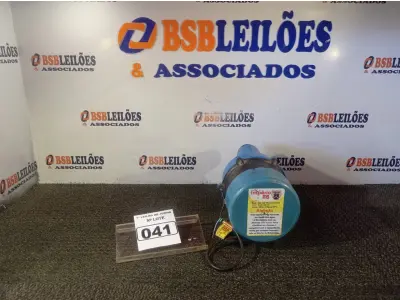 LOTE 041 - 01 MOTO BOMBA MODELO: 003 736 WATTS 1,0CV) 220V. (NO ESTADO) ATENÇÃO! FAZER A VISITAÇÃO ANTES DE ARREMATAR, NÃO SABEMOS SE FUNCIONA. LEILÃO NÃO TEM GARANTIA E NEM DEVOLUÇÃO, SUJEITO A POSSÍVEIS AVARIAS VISÍVEIS/OCULTAS E/OU AUSÊNCIA DE COMPONENTES.