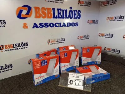 LOTE 017 - 06 LUMINÁRIAS DE LED DE EMBUTIR QUADRADA 240V 12W 6500K DECORLUX. (NO ESTADO) ATENÇÃO! FAZER A VISITAÇÃO ANTES DE ARREMATAR, NÃO SABEMOS SE FUNCIONA. LEILÃO NÃO TEM GARANTIA E NEM DEVOLUÇÃO, SUJEITO A POSSÍVEIS AVARIAS VISÍVEIS/OCULTAS E/OU AUSÊNCIA DE COMPONENTES.