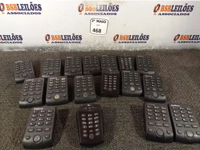LOTE 468 - 01 LOTE COM HEADSETS MARCAS E MODELOS DIVERSOS. (NO ESTADO) ATENÇÃO! FAZER A VISITAÇÃO ANTES DE ARREMATAR, NÃO SABEMOS SE FUNCIONA. LEILÃO NÃO TEM GARANTIA E NEM DEVOLUÇÃO, SUJEITO A POSSÍVEIS AVARIAS VISÍVEIS/OCULTAS E/OU AUSÊNCIA DE COMPONENTES.