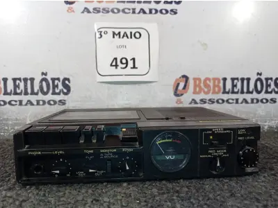 LOTE 491 - 01 GRAVADOR ANTIGO. (NO ESTADO) ATENÇÃO! FAZER A VISITAÇÃO ANTES DE ARREMATAR, NÃO SABEMOS SE FUNCIONA. LEILÃO NÃO TEM GARANTIA E NEM DEVOLUÇÃO, SUJEITO A POSSÍVEIS AVARIAS VISÍVEIS/OCULTAS E/OU AUSÊNCIA DE COMPONENTES.