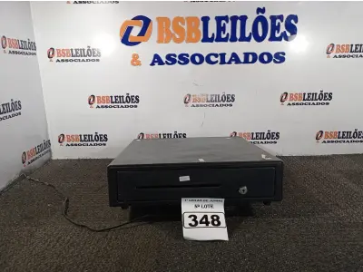 LOTE 348 - 01 CAIXA REGISTRADORA PARA DINHEIRO MANUAL. (NO ESTADO) ATENÇÃO! FAZER A VISITAÇÃO ANTES DE ARREMATAR, NÃO SABEMOS SE FUNCIONA. LEILÃO NÃO TEM GARANTIA E NEM DEVOLUÇÃO, SUJEITO A POSSÍVEIS AVARIAS VISÍVEIS/OCULTAS E/OU AUSÊNCIA DE COMPONENTES.