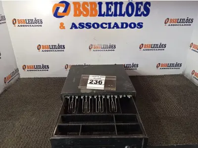 LOTE 236 - 01 CAIXA REGISTRADORA PARA DINHEIRO MANUAL. (NO ESTADO) ATENÇÃO! FAZER A VISITAÇÃO ANTES DE ARREMATAR, NÃO SABEMOS SE FUNCIONA. LEILÃO NÃO TEM GARANTIA E NEM DEVOLUÇÃO, SUJEITO A POSSÍVEIS AVARIAS VISÍVEIS/OCULTAS E/OU AUSÊNCIA DE COMPONENTES.