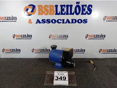 LOTE 349 - 01 BOMBA D’ÁGUA 220V COM AVARIAS. (NO ESTADO) ATENÇÃO! FAZER A VISITAÇÃO ANTES DE ARREMATAR, NÃO SABEMOS SE FUNCIONA. LEILÃO NÃO TEM GARANTIA E NEM DEVOLUÇÃO, SUJEITO A POSSÍVEIS AVARIAS VISÍVEIS/OCULTAS E/OU AUSÊNCIA DE COMPONENTES.