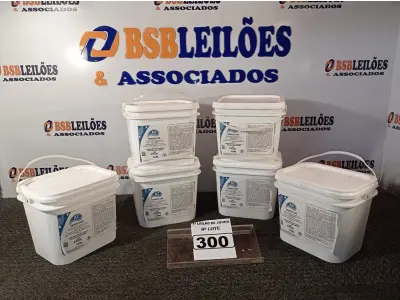 LOTE 300 - 06 GALÕES DE DESINFETANTE HORTIFRUTÍCULA EXCLUSIVO PARA USO PROFISSIONAL.  DE 3,5 KG CADA MARCA VERDCLOR. (NO ESTADO) ATENÇÃO! FAZER A VISITAÇÃO ANTES DE ARREMATAR, NÃO SABEMOS SE FUNCIONA. LEILÃO NÃO TEM GARANTIA E NEM DEVOLUÇÃO, SUJEITO A POSSÍVEIS AVARIAS VISÍVEIS/OCULTAS E/OU AUSÊNCIA DE COMPONENTES.
