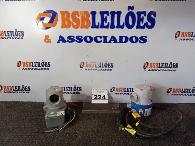 LOTE 224 - 02 AQUECEDORES PARA BANHEIRA. (NO ESTADO) ATENÇÃO! FAZER A VISITAÇÃO ANTES DE ARREMATAR, NÃO SABEMOS SE FUNCIONA. LEILÃO NÃO TEM GARANTIA E NEM DEVOLUÇÃO, SUJEITO A POSSÍVEIS AVARIAS VISÍVEIS/OCULTAS E/OU AUSÊNCIA DE COMPONENTES.