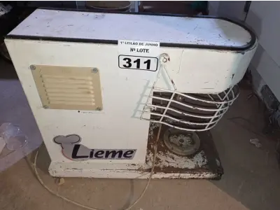 LOTE 311 - 01 BATEDEIRA INDUSTRIAL INCOMPLETA MARCA LIEME. (NO ESTADO) ATENÇÃO! FAZER A VISITAÇÃO ANTES DE ARREMATAR, NÃO SABEMOS SE FUNCIONA. LEILÃO NÃO TEM GARANTIA E NEM DEVOLUÇÃO, SUJEITO A POSSÍVEIS AVARIAS VISÍVEIS/OCULTAS E/OU AUSÊNCIA DE COMPONENTES.