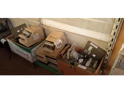 LOTE 195 - 01 LOTE COM PEÇAS DE IMPRESSORAS DE CUPOM E MATERIAIS DIVERSOS. (NO ESTADO) ATENÇÃO! FAZER A VISITAÇÃO ANTES DE ARREMATAR, NÃO SABEMOS SE FUNCIONA. LEILÃO NÃO TEM GARANTIA E NEM DEVOLUÇÃO, SUJEITO A POSSÍVEIS AVARIAS VISÍVEIS/OCULTAS E/OU AUSÊNCIA DE COMPONENTES.