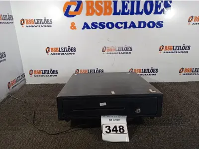 LOTE 348 - 01 CAIXA REGISTRADORA PARA DINHEIRO MANUAL. (NO ESTADO) ATENÇÃO! FAZER A VISITAÇÃO ANTES DE ARREMATAR, NÃO SABEMOS SE FUNCIONA. LEILÃO NÃO TEM GARANTIA E NEM DEVOLUÇÃO, SUJEITO A POSSÍVEIS AVARIAS VISÍVEIS/OCULTAS E/OU AUSÊNCIA DE COMPONENTES.