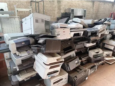 LOTE 383 - 01 LOTE COM GRANDE QUANTIDADE DE IMPRESSORAS MARCAS E MODELOS DIVERSOS PARA RETIRADA DE PEÇAS. (NO ESTADO) ATENÇÃO! FAZER A VISITAÇÃO ANTES DE ARREMATAR, NÃO SABEMOS SE FUNCIONA. LEILÃO NÃO TEM GARANTIA E NEM DEVOLUÇÃO, SUJEITO A POSSÍVEIS AVARIAS VISÍVEIS/OCULTAS E/OU AUSÊNCIA DE COMPONENTES.