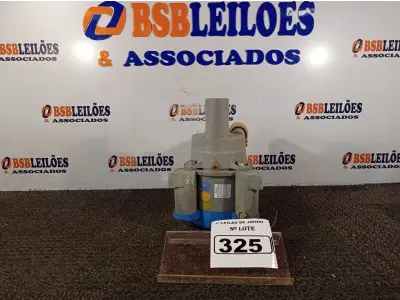 LOTE 325 - 01 MOTO BOMBA MOTOR DE INDUÇÃO MONOFÁSICO GAIOLA COM AVARIAS.  (NO ESTADO) ATENÇÃO! FAZER A VISITAÇÃO ANTES DE ARREMATAR, NÃO SABEMOS SE FUNCIONA. LEILÃO NÃO TEM GARANTIA E NEM DEVOLUÇÃO, SUJEITO A POSSÍVEIS AVARIAS VISÍVEIS/OCULTAS E/OU AUSÊNCIA DE COMPONENTES.
