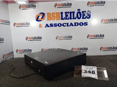 LOTE 348 - 01 CAIXA REGISTRADORA PARA DINHEIRO MANUAL. (NO ESTADO) ATENÇÃO! FAZER A VISITAÇÃO ANTES DE ARREMATAR, NÃO SABEMOS SE FUNCIONA. LEILÃO NÃO TEM GARANTIA E NEM DEVOLUÇÃO, SUJEITO A POSSÍVEIS AVARIAS VISÍVEIS/OCULTAS E/OU AUSÊNCIA DE COMPONENTES.