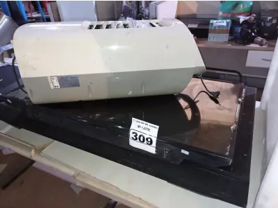 LOTE 309 - 02 TVS E 01 CLIMATIZADOR. (NO ESTADO) ATENÇÃO! FAZER A VISITAÇÃO ANTES DE ARREMATAR, NÃO SABEMOS SE FUNCIONA. LEILÃO NÃO TEM GARANTIA E NEM DEVOLUÇÃO, SUJEITO A POSSÍVEIS AVARIAS VISÍVEIS/OCULTAS E/OU AUSÊNCIA DE COMPONENTES.