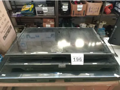 LOTE 196 - 01 TV DE LED MARCA AOC 43”, 01 SEMP TOSHIBA 40’’ E 01 TV LG 47” PARA RETIRADA DE PEÇAS. (NO ESTADO) ATENÇÃO! FAZER A VISITAÇÃO ANTES DE ARREMATAR, NÃO SABEMOS SE FUNCIONA. LEILÃO NÃO TEM GARANTIA E NEM DEVOLUÇÃO, SUJEITO A POSSÍVEIS AVARIAS VISÍVEIS/OCULTAS E/OU AUSÊNCIA DE COMPONENTES.