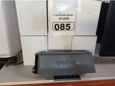 LOTE 085 - 09 TONERS PRETO TN 550/580/620/650. (NO ESTADO) ATENÇÃO! FAZER A VISITAÇÃO ANTES DE ARREMATAR, NÃO SABEMOS SE FUNCIONA. LEILÃO NÃO TEM GARANTIA E NEM DEVOLUÇÃO, SUJEITO A POSSÍVEIS AVARIAS VISÍVEIS/OCULTAS E/OU AUSÊNCIA DE COMPONENTES.