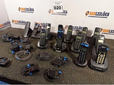 LOTE 020 - 01 LOTE COM TELEFONES SEM FIO E BASES. (NO ESTADO) ATENÇÃO! FAZER A VISITAÇÃO ANTES DE ARREMATAR, NÃO SABEMOS SE FUNCIONA. LEILÃO NÃO TEM GARANTIA E NEM DEVOLUÇÃO, SUJEITO A POSSÍVEIS AVARIAS VISÍVEIS/OCULTAS E/OU AUSÊNCIA DE COMPONENTES.