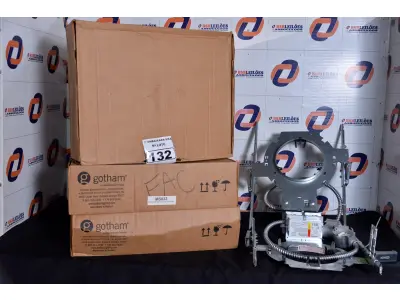 LOTE 132 - 03 PORTAS REFLETORES DE 6’’ AFV GOTHAM 26DTT 6MVOLT HSG. (LIGHTER SUPPERT) (NO ESTADO)0000023