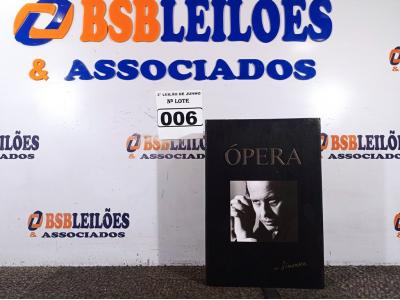 LOTE 006 - 01 ESTOJO DE LUXO COM 09CDS + 04 LIVROS MARIO HENRIQUE SIMONSEN-OPERA. (NO ESTADO) ATENÇÃO! FAZER A VISITAÇÃO ANTES DE ARREMATAR, NÃO SABEMOS SE FUNCIONA. LEILÃO NÃO TEM GARANTIA E NEM DEVOLUÇÃO, SUJEITO A POSSÍVEIS AVARIAS VISÍVEIS/OCULTAS E/OU AUSÊNCIA DE COMPONENTES.