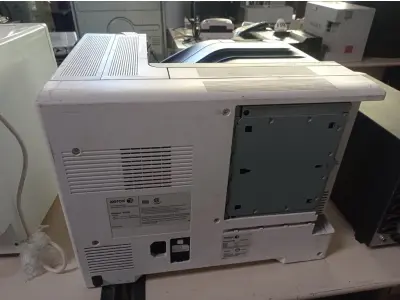 LOTE 239 - 01 IMPRESSORA COLORIDA, MODELO: 6700 MARCA XEROX. (NO ESTADO) ATENÇÃO! FAZER A VISITAÇÃO ANTES DE ARREMATAR, NÃO SABEMOS SE FUNCIONA. LEILÃO NÃO TEM GARANTIA E NEM DEVOLUÇÃO, SUJEITO A POSSÍVEIS AVARIAS VISÍVEIS/OCULTAS E/OU AUSÊNCIA DE COMPONENTES.