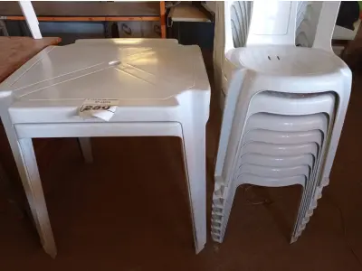 LOTE 280 - 02 JOGOS DE MESAS QUADRADAS DE PLÁSTICO NA COR BRANCA. (NO ESTADO) ATENÇÃO! FAZER A VISITAÇÃO ANTES DE ARREMATAR, NÃO SABEMOS SE FUNCIONA. LEILÃO NÃO TEM GARANTIA E NEM DEVOLUÇÃO, SUJEITO A POSSÍVEIS AVARIAS VISÍVEIS/OCULTAS E/OU AUSÊNCIA DE COMPONENTES.