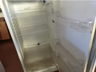 LOTE 217 - 01 GELADEIRA 337L MARCA DAKO 220V. (NO ESTADO) ATENÇÃO! FAZER A VISITAÇÃO ANTES DE ARREMATAR, NÃO SABEMOS SE FUNCIONA. LEILÃO NÃO TEM GARANTIA E NEM DEVOLUÇÃO, SUJEITO A POSSÍVEIS AVARIAS VISÍVEIS/OCULTAS E/OU AUSÊNCIA DE COMPONENTES.