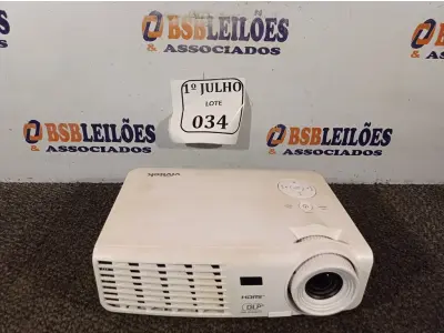 LOTE 034 - 01 PROJETOR LCD MULTIMIDIA, MODELO: D510 MARCA VIVITEK 220V. (NO ESTADO) ATENÇÃO! FAZER A VISITAÇÃO ANTES DE ARREMATAR, NÃO SABEMOS SE FUNCIONA. LEILÃO NÃO TEM GARANTIA E NEM DEVOLUÇÃO, SUJEITO A POSSÍVEIS AVARIAS VISÍVEIS/OCULTAS E/OU AUSÊNCIA DE COMPONENTES.