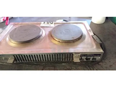 LOTE 081 - 01 FOGÃO DE INDUÇÃO 02 BOCAS MARCA COMPACT 220V. (NO ESTADO) ATENÇÃO! FAZER A VISITAÇÃO ANTES DE ARREMATAR, NÃO SABEMOS SE FUNCIONA. LEILÃO NÃO TEM GARANTIA E NEM DEVOLUÇÃO, SUJEITO A POSSÍVEIS AVARIAS VISÍVEIS/OCULTAS E/OU AUSÊNCIA DE COMPONENTES.