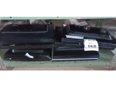 LOTE 068 - 08 MONITORES LCD COM AVARIAS. (NO ESTADO) ATENÇÃO! FAZER A VISITAÇÃO ANTES DE ARREMATAR, NÃO SABEMOS SE FUNCIONA. LEILÃO NÃO TEM GARANTIA E NEM DEVOLUÇÃO, SUJEITO A POSSÍVEIS AVARIAS VISÍVEIS/OCULTAS E/OU AUSÊNCIA DE COMPONENTES.