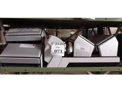 LOTE 071 - 06 SCANNERS MARCAS E MODELOS DIVERSOS E 02 FONTES. (NO ESTADO) ATENÇÃO! FAZER A VISITAÇÃO ANTES DE ARREMATAR, NÃO SABEMOS SE FUNCIONA. LEILÃO NÃO TEM GARANTIA E NEM DEVOLUÇÃO, SUJEITO A POSSÍVEIS AVARIAS VISÍVEIS/OCULTAS E/OU AUSÊNCIA DE COMPONENTES.
