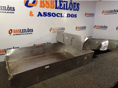 LOTE 050 - 02 BANDEJAS DE INOX. (NO ESTADO) ATENÇÃO! FAZER A VISITAÇÃO ANTES DE ARREMATAR, NÃO SABEMOS SE FUNCIONA. LEILÃO NÃO TEM GARANTIA E NEM DEVOLUÇÃO, SUJEITO A POSSÍVEIS AVARIAS VISÍVEIS/OCULTAS E/OU AUSÊNCIA DE COMPONENTES.
