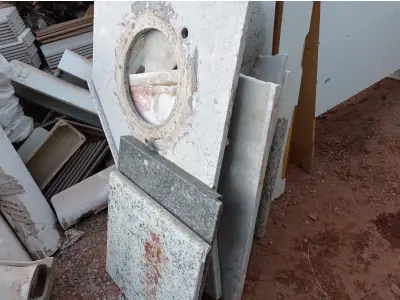 LOTE 323 - 01 BANCADA 02 CUBAS QUEBRADA, 01 BANCADA SEM A CUBA.(NO ESTADO) ATENÇÃO! FAZER A VISITAÇÃO ANTES DE ARREMATAR, NÃO SABEMOS SE FUNCIONA. LEILÃO NÃO TEM GARANTIA E NEM DEVOLUÇÃO, SUJEITO A POSSÍVEIS AVARIAS VISÍVEIS/OCULTAS E/OU AUSÊNCIA DE COMPONENTES.
