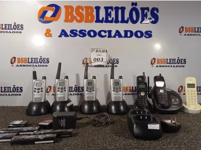 LOTE 003 - 04 APARELHOS WALK TALK, RÁDIOS COMUNICADORES COM CARREGADOR E 03 APARELHOS TELEFÔNICOS DIVERSOS. (NO ESTADO) ATENÇÃO! FAZER A VISITAÇÃO ANTES DE ARREMATAR, NÃO SABEMOS SE FUNCIONA. LEILÃO NÃO TEM GARANTIA E NEM DEVOLUÇÃO, SUJEITO A POSSÍVEIS AVARIAS VISÍVEIS/OCULTAS E/OU AUSÊNCIA DE COMPONENTES.