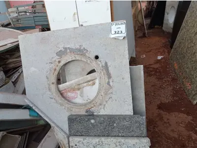 LOTE 323 - 01 BANCADA 02 CUBAS QUEBRADA, 01 BANCADA SEM A CUBA.(NO ESTADO) ATENÇÃO! FAZER A VISITAÇÃO ANTES DE ARREMATAR, NÃO SABEMOS SE FUNCIONA. LEILÃO NÃO TEM GARANTIA E NEM DEVOLUÇÃO, SUJEITO A POSSÍVEIS AVARIAS VISÍVEIS/OCULTAS E/OU AUSÊNCIA DE COMPONENTES.