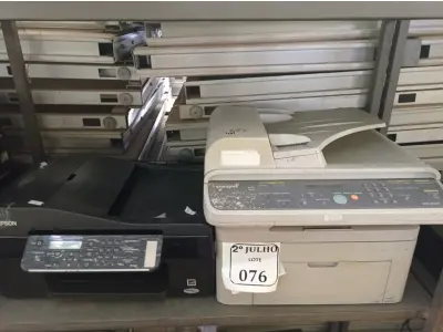 LOTE 076 - 02 IMPRESSORAS, SENDO 01 MARCA EPSON E 01 SAMSUNG COM AVARIAS. (NO ESTADO) ATENÇÃO! FAZER A VISITAÇÃO ANTES DE ARREMATAR, NÃO SABEMOS SE FUNCIONA. LEILÃO NÃO TEM GARANTIA E NEM DEVOLUÇÃO, SUJEITO A POSSÍVEIS AVARIAS VISÍVEIS/OCULTAS E/OU AUSÊNCIA DE COMPONENTES.