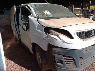 LOTE 002 - 01 PEUGEOT EXPERT 1.6 DIESEL 2021/2022 , VAN CARGO SINISTRADO CONSTA DÉBITO R$ 4.986,04 (MEDIA MONTA FAZER CSV POR CONTA DO ARREMATANTE VENDIDO NO ESTADO EM QUE SE ENCONTRA. EVENTUAL AUSÊNCIA OU DIVERGÊNCIA DE PECAS) (INTERNAS OU EXTERNAS) DO VEÍCULO, TAIS COMO ESCAPAMENTOS, CATALISADORES, SUSPENSÃO, CAMBIO, MOTOR, PARTE ELÉTRICA E DEMAIS COMPONENTES, A REGULARIZAÇÃO SERÁ POR CONTA DO ARREMATANTE SERVIÇO DE BAIXA MEDIA MONTA DEVE SER FEITO POR DESPACHANTE AUTORIZADO XAVANTECAR EM GOIÂNIA O MESMO DEVERÁ SER TRANSFERIDO INICIALMENTE PARA O COMITENTE COM AS DESPESAS DE SERVIÇOS E TAXAS DO DETRAN E DEMAIS POR CONTA DO ARREMATANTE. (NO ESTADO) ATENÇÃO! FAZER A VISITAÇÃO ANTES DE ARREMATAR, NÃO SABEMOS SE FUNCIONA. LEILÃO NÃO TEM GARANTIA E NEM DEVOLUÇÃO, SUJEITO A POSSÍVEIS AVARIAS VISÍVEIS/OCULTAS E/OU AUSÊNCIA DE COMPONENTES. (OBSERVAÇÃO, TODOS OS DÉBITOS SERÃO DE RESPONSABILIDADE DO ARREMATANTE.)