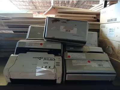 LOTE 111 - 09 SCANNERS MARCAS E MODELOS DIVERSOS. (NO ESTADO) ATENÇÃO! FAZER A VISITAÇÃO ANTES DE ARREMATAR, NÃO SABEMOS SE FUNCIONA. LEILÃO NÃO TEM GARANTIA E NEM DEVOLUÇÃO, SUJEITO A POSSÍVEIS AVARIAS VISÍVEIS/OCULTAS E/OU AUSÊNCIA DE COMPONENTES.