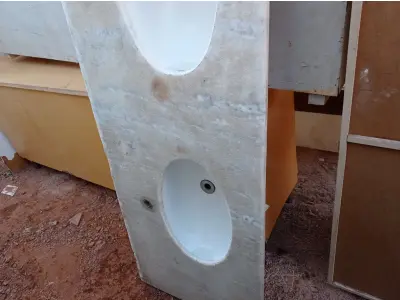 LOTE 318 - 01 BANCADA COM 02 CUBAS. (NO ESTADO) ATENÇÃO! FAZER A VISITAÇÃO ANTES DE ARREMATAR, NÃO SABEMOS SE FUNCIONA. LEILÃO NÃO TEM GARANTIA E NEM DEVOLUÇÃO, SUJEITO A POSSÍVEIS AVARIAS VISÍVEIS/OCULTAS E/OU AUSÊNCIA DE COMPONENTES.