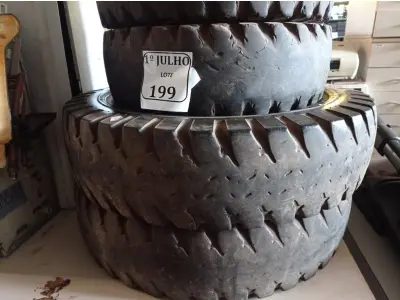 LOTE 199 - 05 PNEUS PIRELLI FL 31, SENDO 03, 6.50-10 E 02, 7.5-15. (NO ESTADO) ATENÇÃO! FAZER A VISITAÇÃO ANTES DE ARREMATAR, NÃO SABEMOS SE FUNCIONA. LEILÃO NÃO TEM GARANTIA E NEM DEVOLUÇÃO, SUJEITO A POSSÍVEIS AVARIAS VISÍVEIS/OCULTAS E/OU AUSÊNCIA DE COMPONENTES.