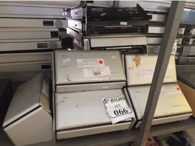 LOTE 066 - 09 SCANNERS, SENDO 08 S1500 E 01 S510 MARCA FUJITSU. (NO ESTADO) ATENÇÃO! FAZER A VISITAÇÃO ANTES DE ARREMATAR, NÃO SABEMOS SE FUNCIONA. LEILÃO NÃO TEM GARANTIA E NEM DEVOLUÇÃO, SUJEITO A POSSÍVEIS AVARIAS VISÍVEIS/OCULTAS E/OU AUSÊNCIA DE COMPONENTES.