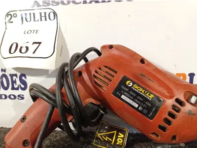 LOTE 067 - 01 FURADEIRA SCHUZ 220V. (NO ESTADO) ATENÇÃO! FAZER A VISITAÇÃO ANTES DE ARREMATAR, NÃO SABEMOS SE FUNCIONA. LEILÃO NÃO TEM GARANTIA E NEM DEVOLUÇÃO, SUJEITO A POSSÍVEIS AVARIAS VISÍVEIS/OCULTAS E/OU AUSÊNCIA DE COMPONENTES.